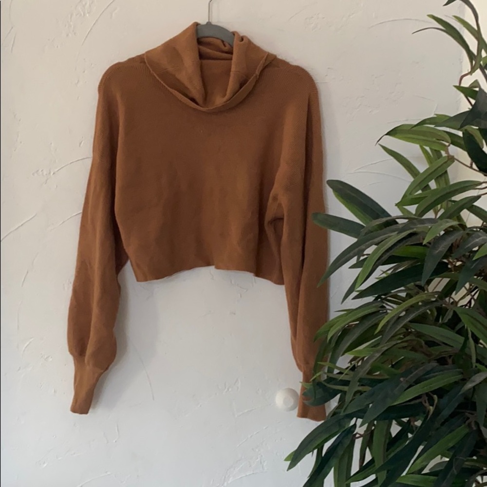 Balloon sleeve crop sweater